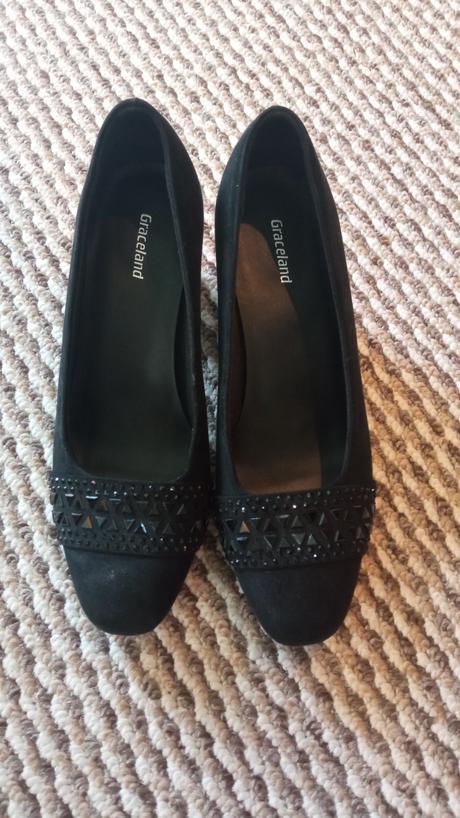 Čierne lodičky, graceland,38