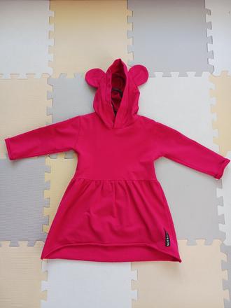 Krasne saty s uskami, 98