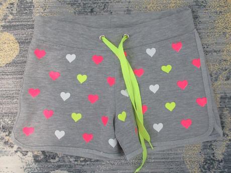 Kraťase srdiečkové, 140