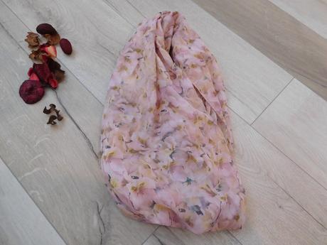 Šatka ružové kvety, 