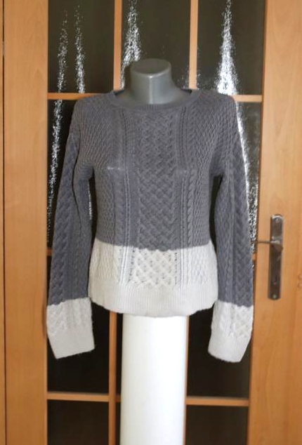 Sveter guess s chybou, guess,s