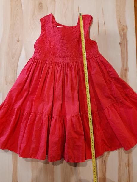 Krásne šaty aj na príležitosť, 104