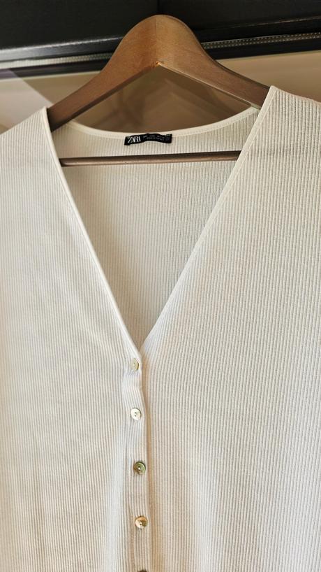 Biely voľnejší top zara s gombíkmi, zara,l