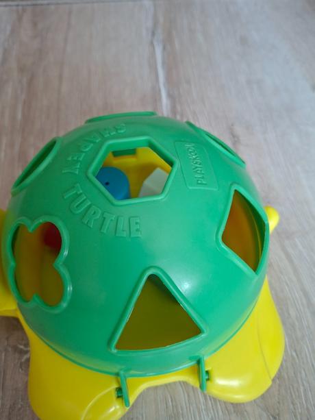 Korytnačka s kockami na zakladanie,