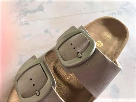 Ortopedické šľapky béžové so zlatým popraškom, 38