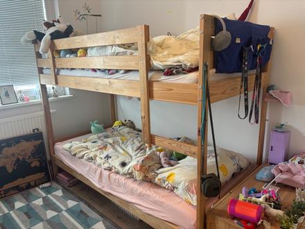 Ram poschodovej postele mydal,