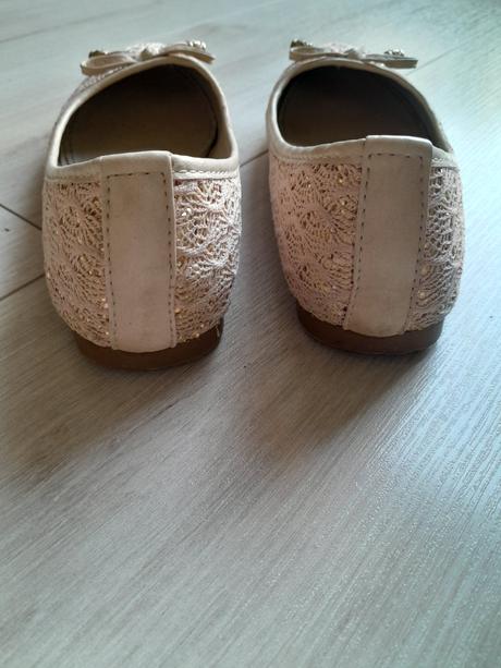 Zlaté balerínky, 33