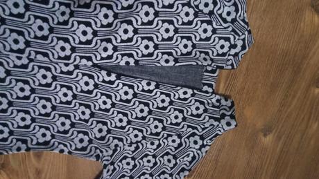 Elastické šaty pár krát oblečené veľkosť  s/m, desigual,s