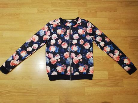 Bomberka tenká, age,xs
