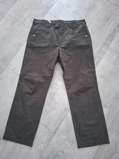 Poľovnícky oblek, 56