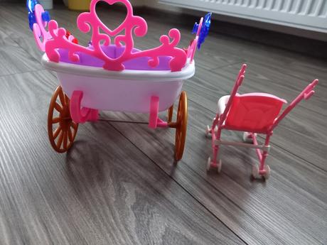Bábiky 5 kusov + 2 kočíky, 