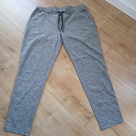 Športové tepláky/legíny, l