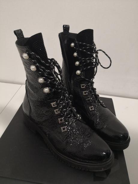 Krasne lakovane kozenne cizmy, 39