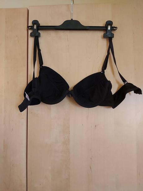 Podprsenka čierna 80b s odnímateľnými ramienkami, 80b