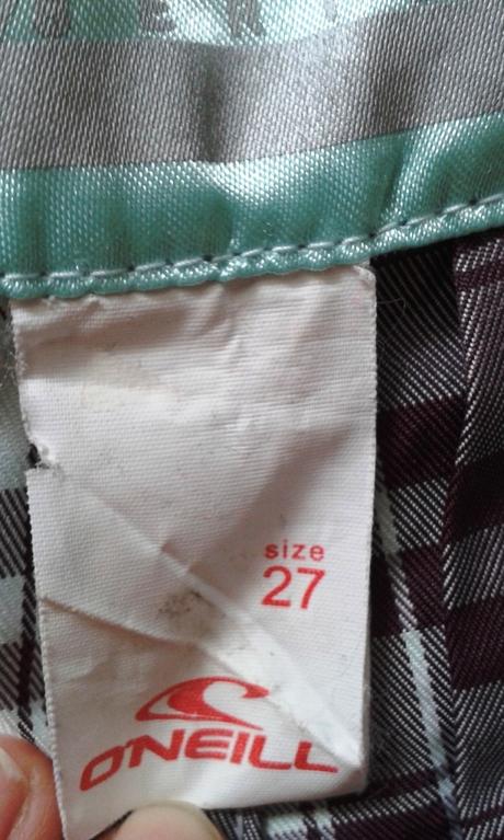 Kárované kraťasy oniel, 26