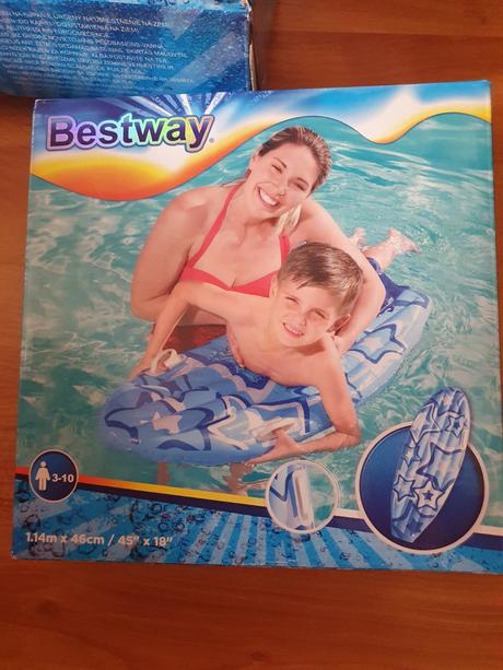 Koleso,nafukovacka+bazen za 10e set, 