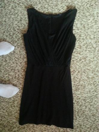 Čierne šaty vo velmi dobrom stave, s