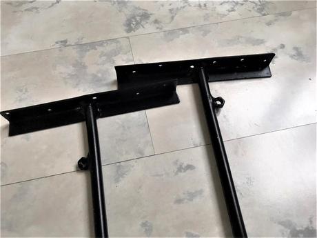 Kovový sušiak na stenu, 