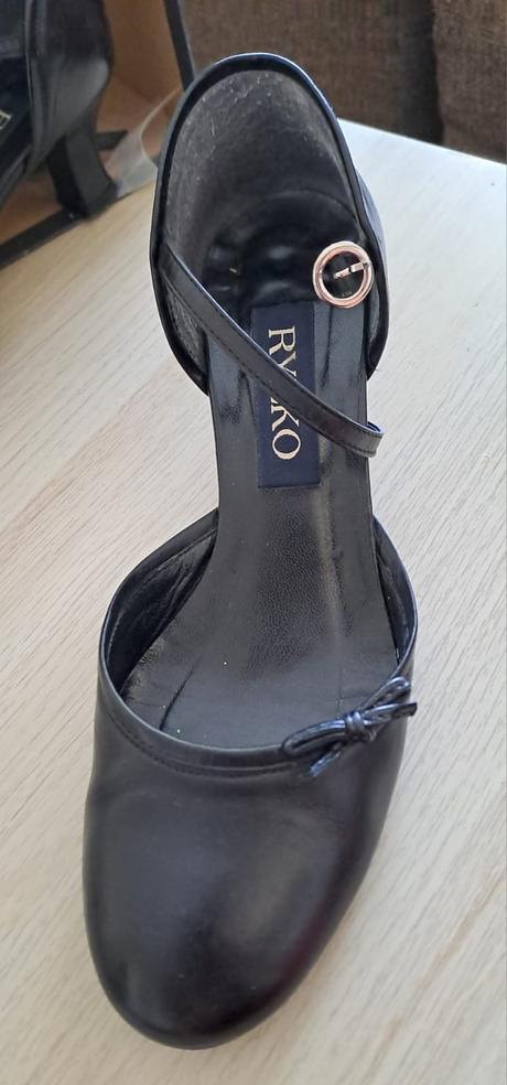 Čierne lodičky veĺ.37,5, 37