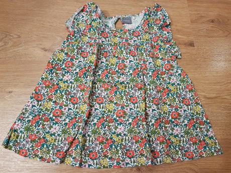 Tielko s kvietkami, next,104