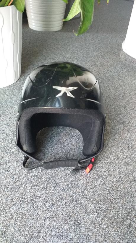 Leskla prilba carrera, xs