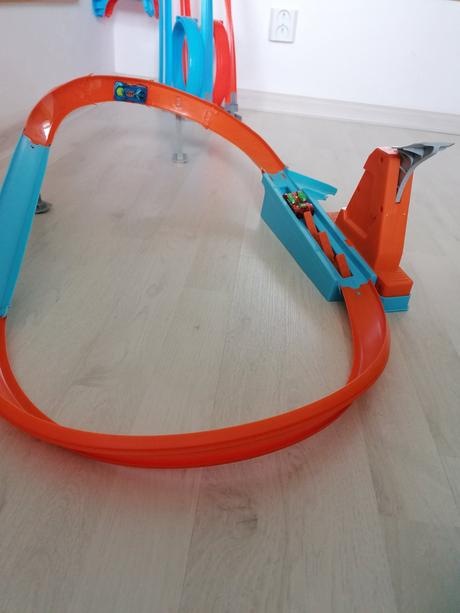 Pretekárska dráha hot wheels, 