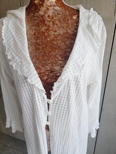 Romantický svetrík-prehozka-m/l, m