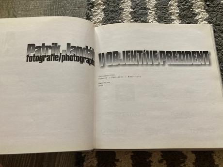 V objektíve prezident s podpisom autora,