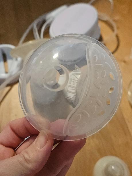 Elektricka odsavacka mlieka a prsnikove muslicky, 