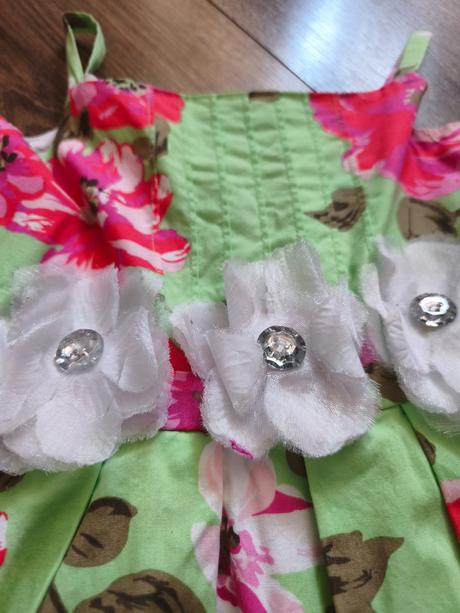 Nádherné šaty s kvetmi, 116