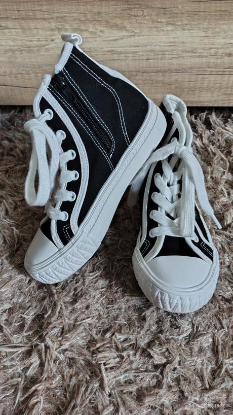 Tenisky, reserved,30