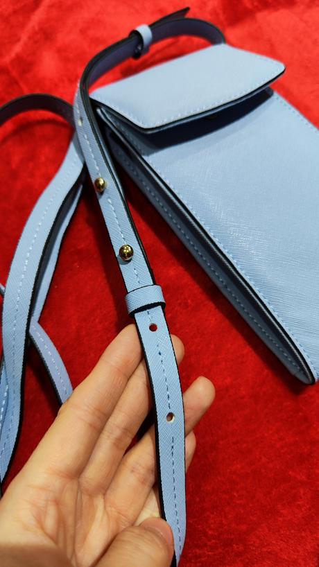 Kabelka na mobil modrá,