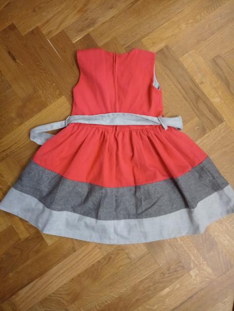 Teplejšie šaty, 128