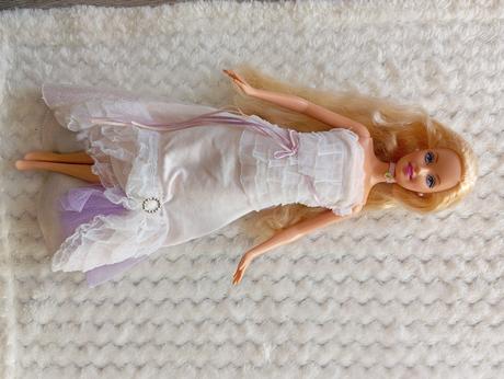 Barbie annika kouzlo pegasu, 