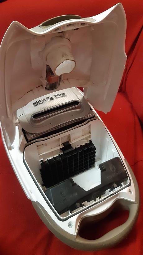 Predám vysavač rowenta model ro6477a funkčný., rowenta