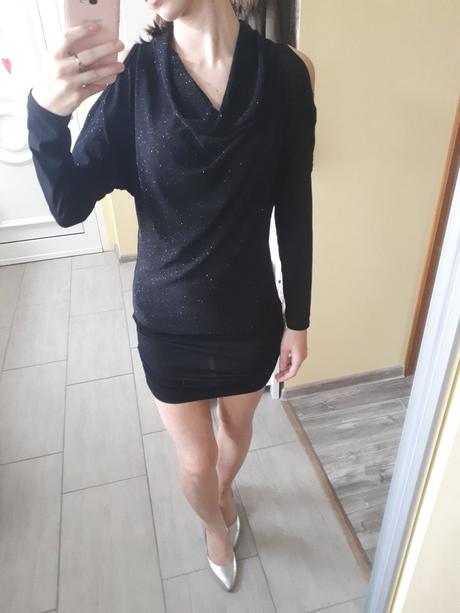 Elegantné čierne šaty s dlhým rukávom, s