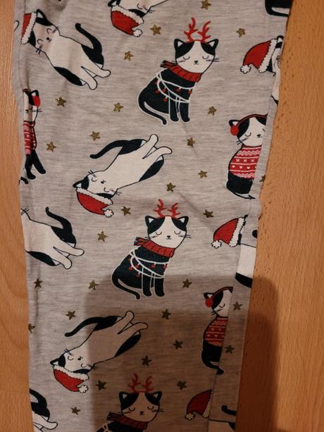 Vianočne pyžamo, 140