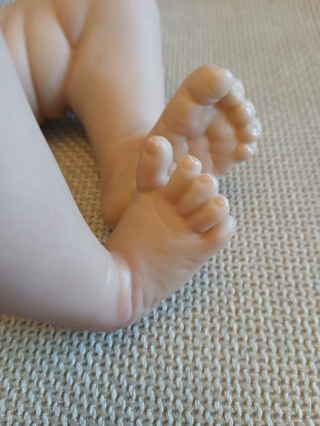 Realistická bábika - dievčatko, 