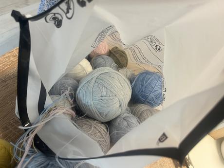 Balik bledej priadze,vlny 1kg,
