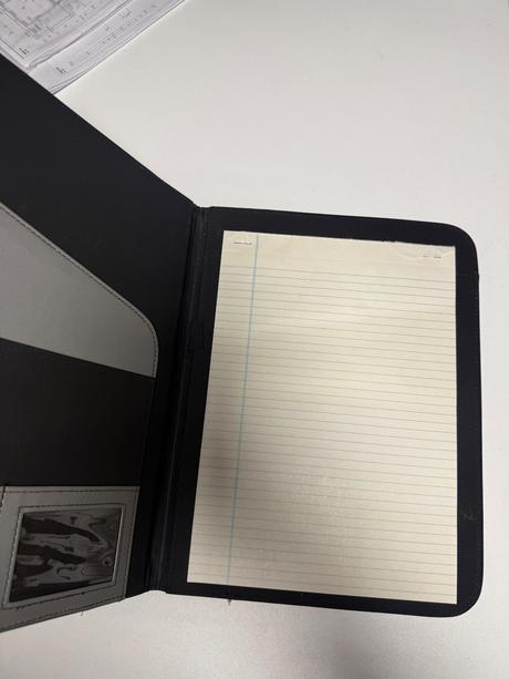 Konferenčné puzdro na dokumenty, 