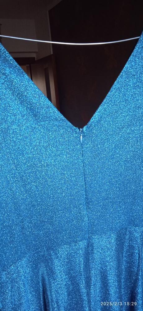 Spoločenské šaty, 42