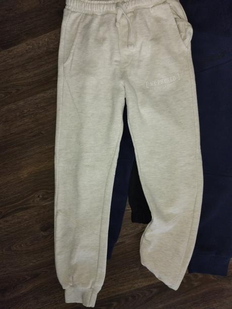 Tepláky 4ks, reserved,158