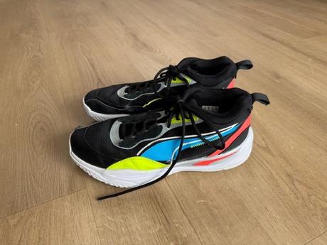 Športová obuv s bielou podrážkou, puma,40