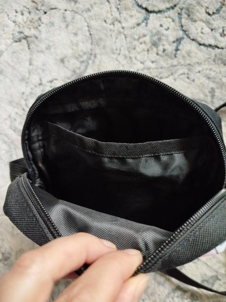 Dievčenská taštička l.o.l., 