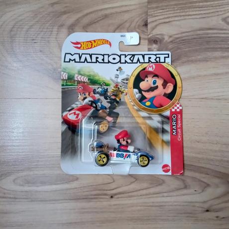 Hot wheels, mariokart,