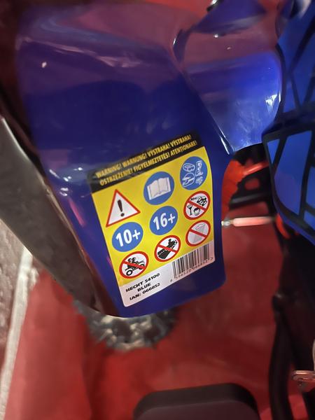 Čo znamenajú varovania 10+ a 16+ na štvorkolke?