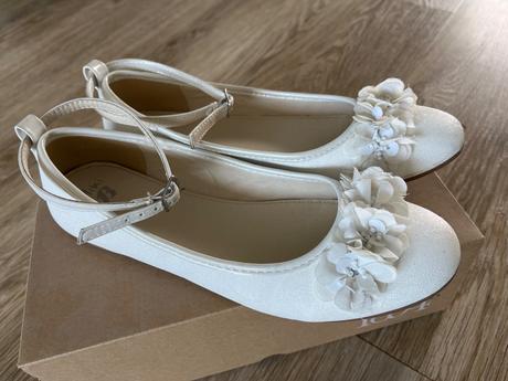 Poltopánky slávnostné, baťa,37