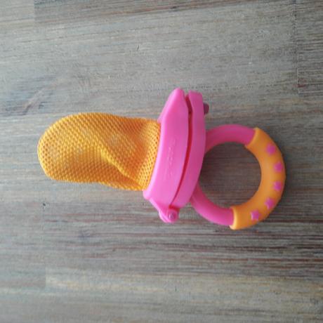 Kŕmiaca sieťka na ovocie,