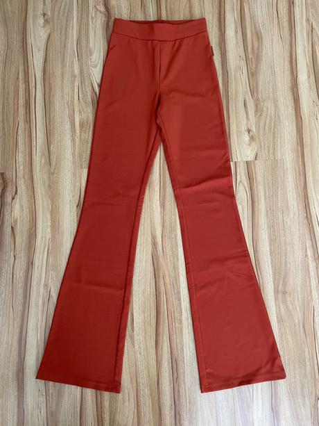 Dámske zvonové legíny  nové s visačkou 4f, xs