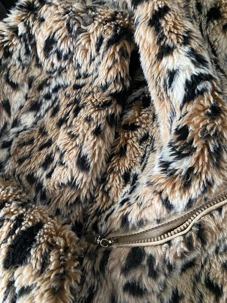 Tenší kožuštek, m